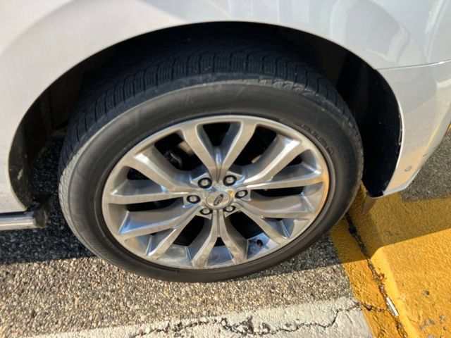 Used 2019 Ford Expedition Platinum AWD/4WD image 9
