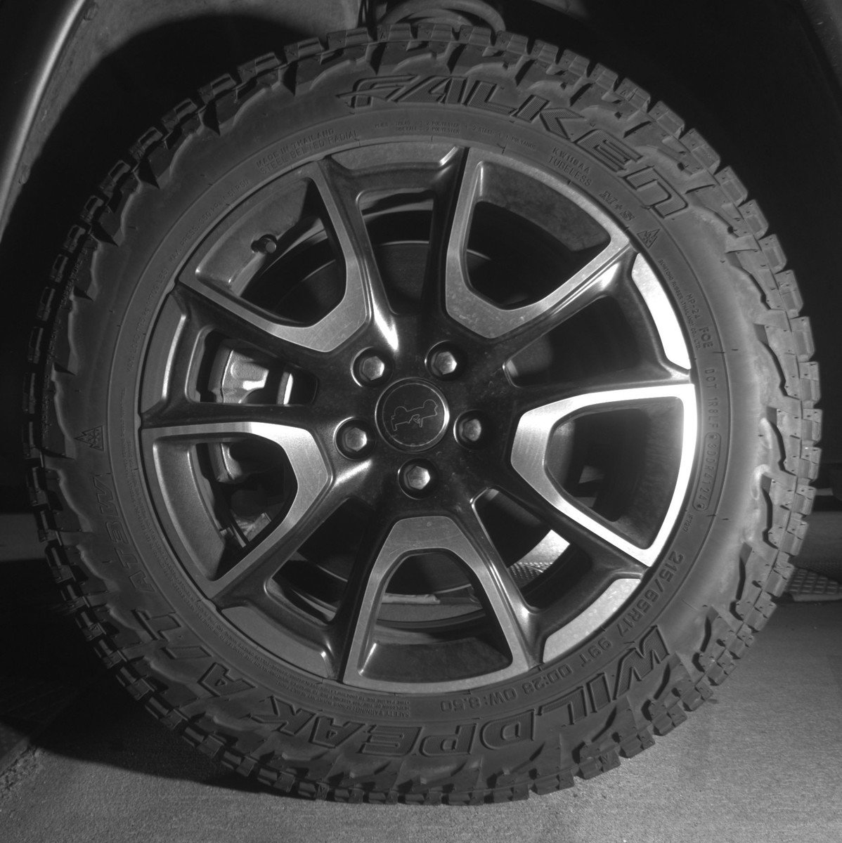 Used 2025 Jeep Compass Trailhawk image 12