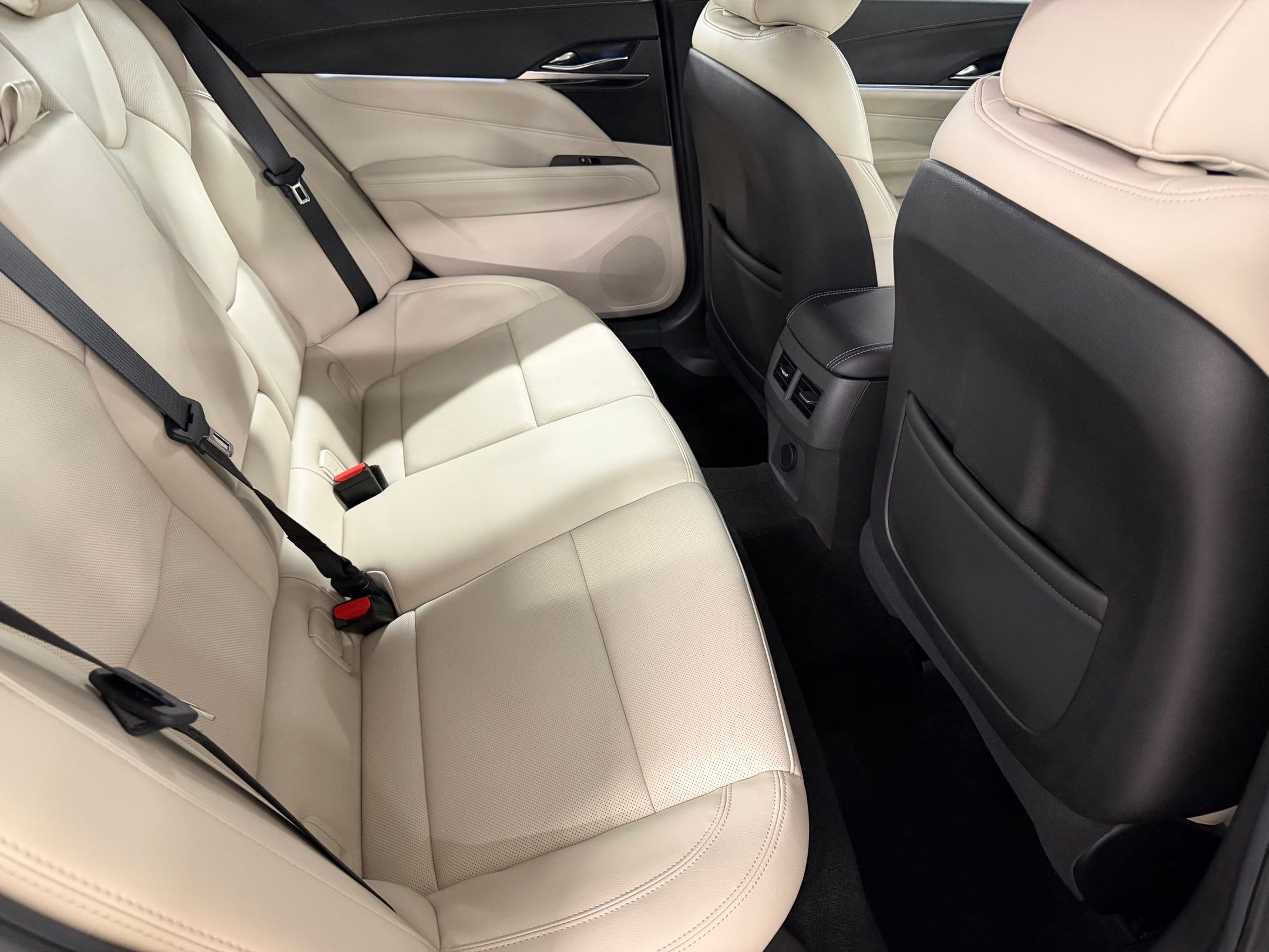 Certified 2023 Cadillac CT4 Premium Luxury RWD image 40
