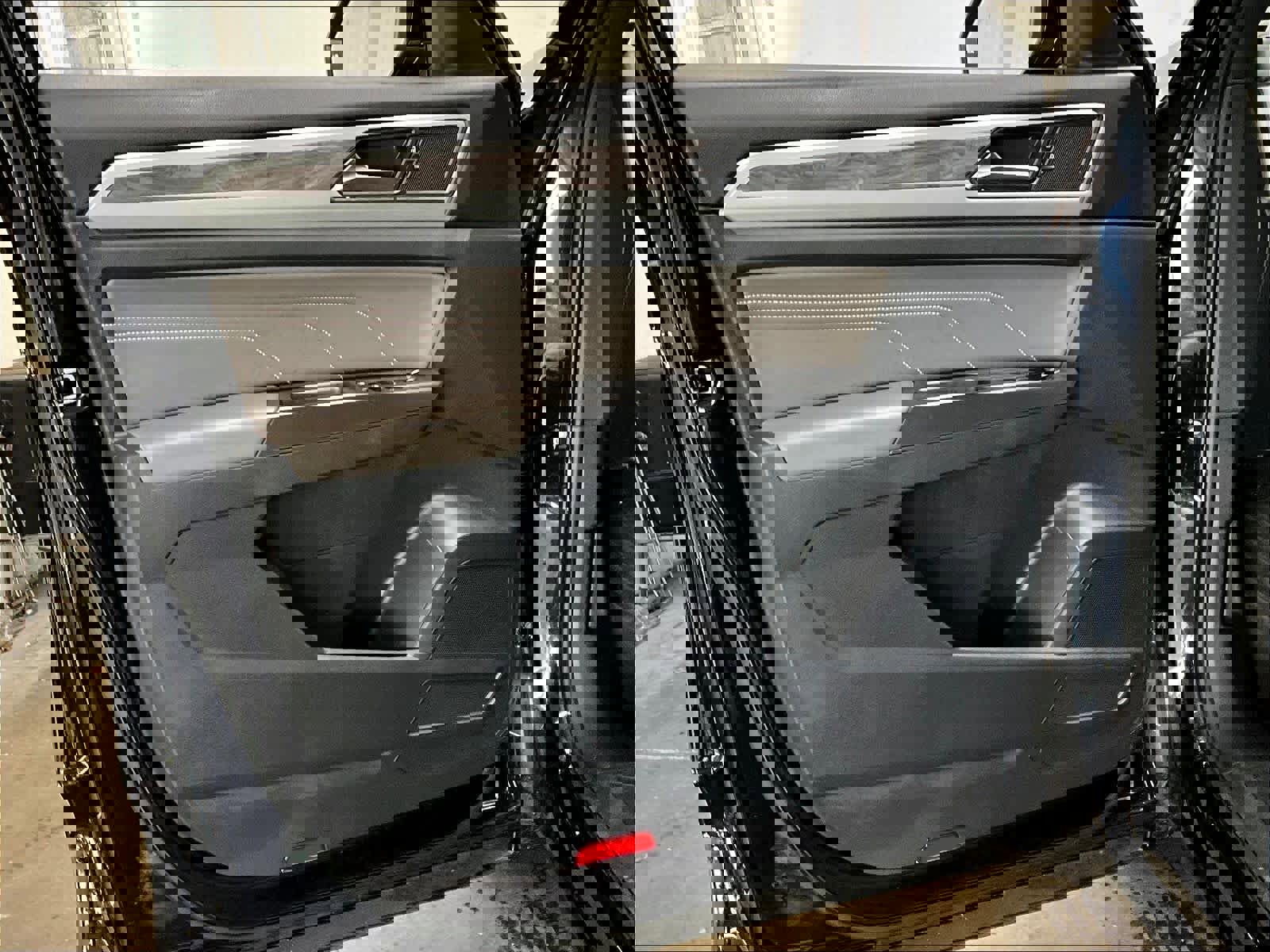 Used 2023 Volkswagen Atlas Cross Sport SE image 25