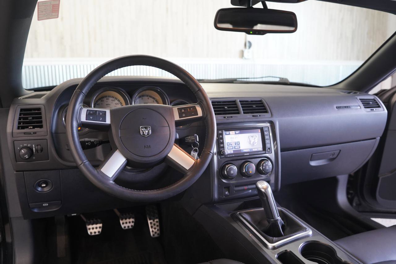 Used 2010 Dodge Challenger R/T image 11