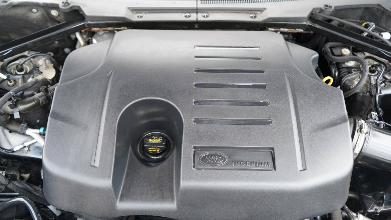 Used 2021 Land Rover Defender 110 X-Dynamic SE AWD/4WD image 94