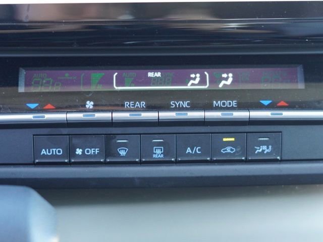 Certified 2024 Toyota Sienna LE image 27