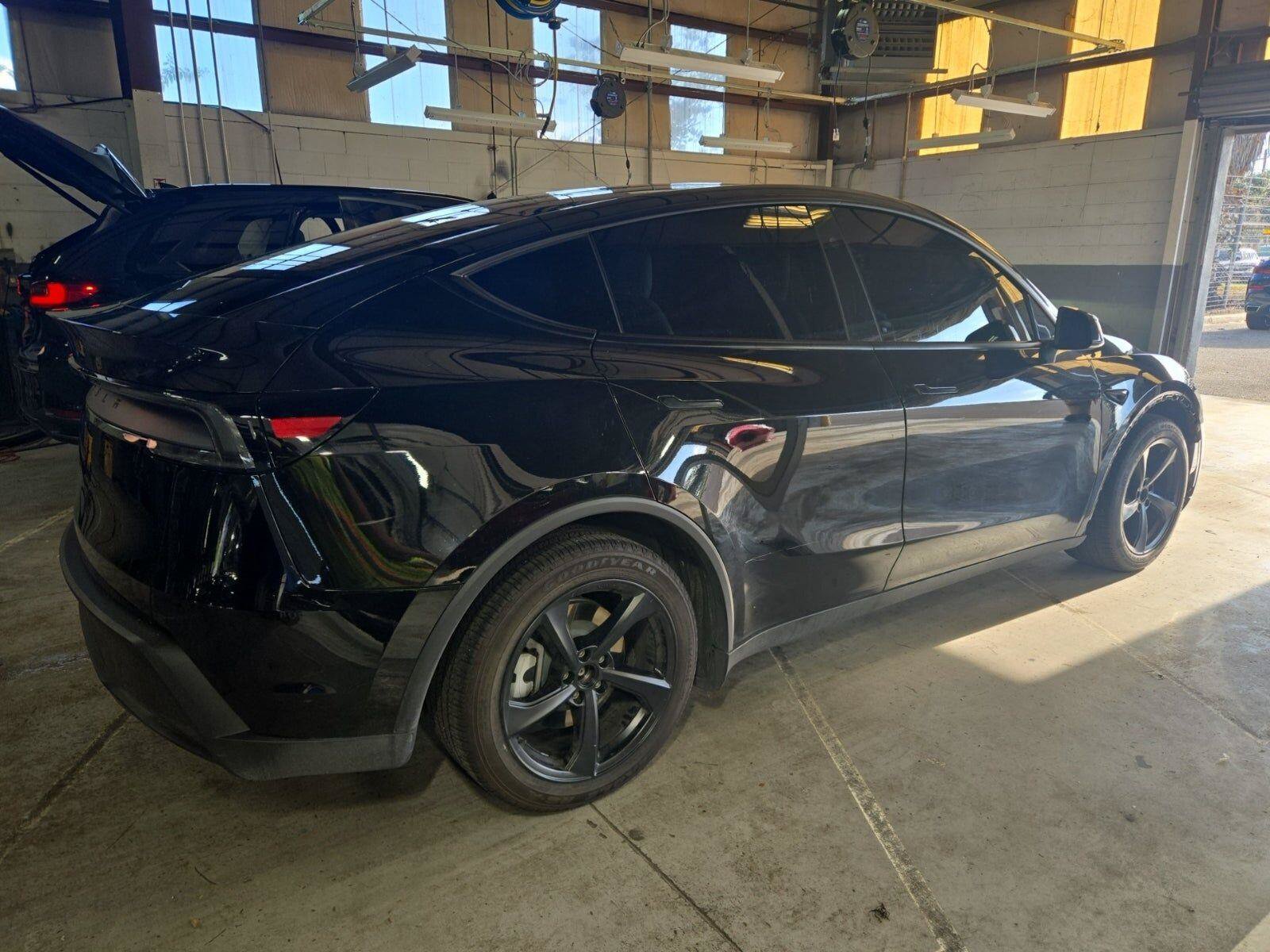 Used 2026 Tesla Model Y 2WD image 2