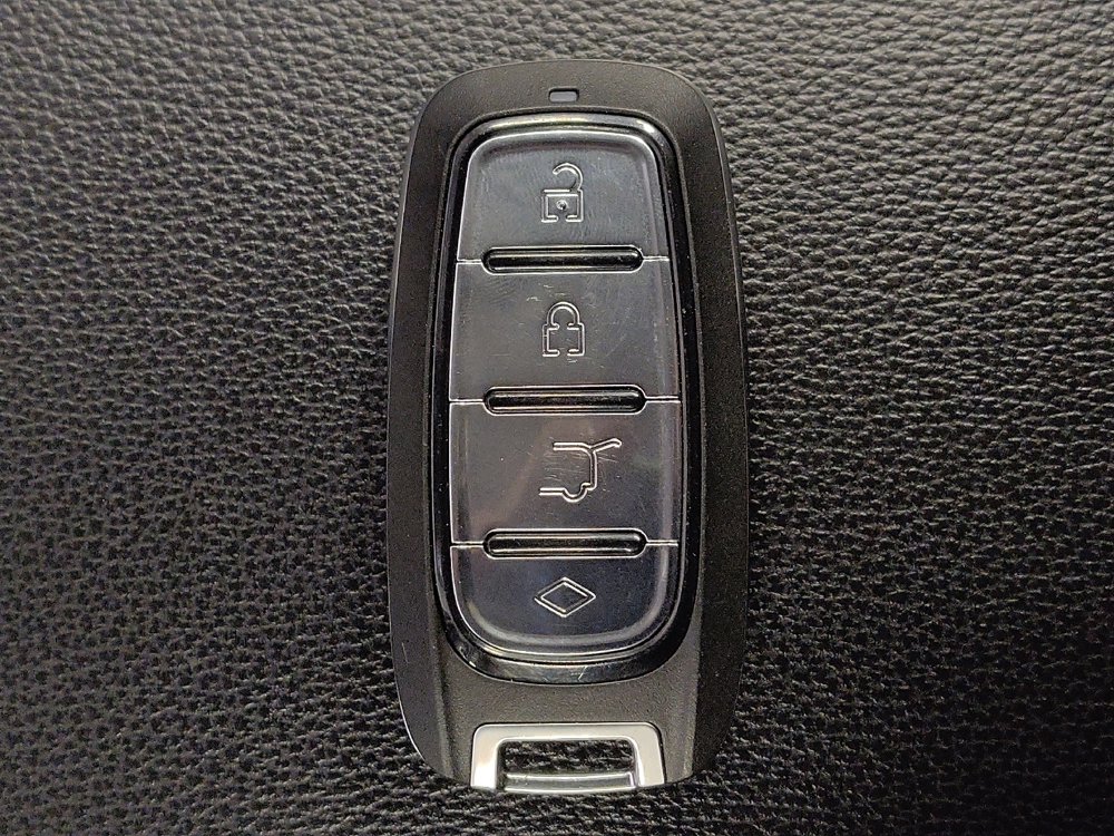 Used 2020 Ford Fusion SEL FWD image 32