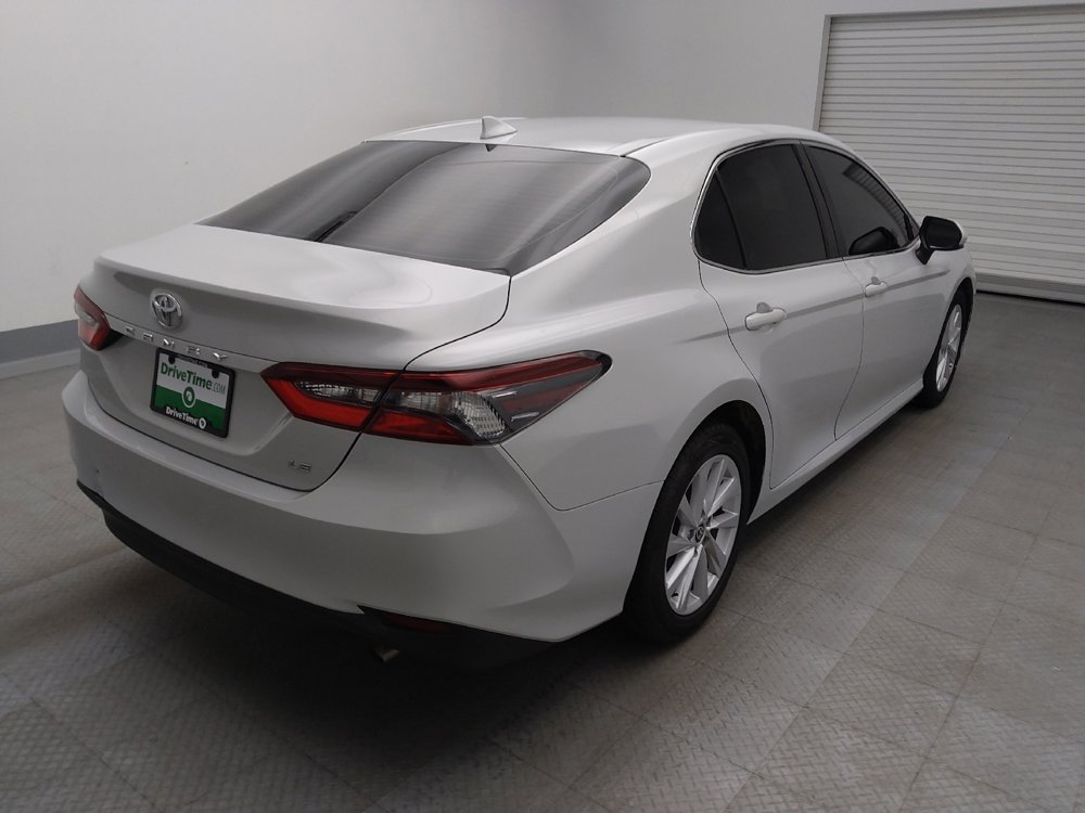 Used 2022 Toyota Camry LE image 9