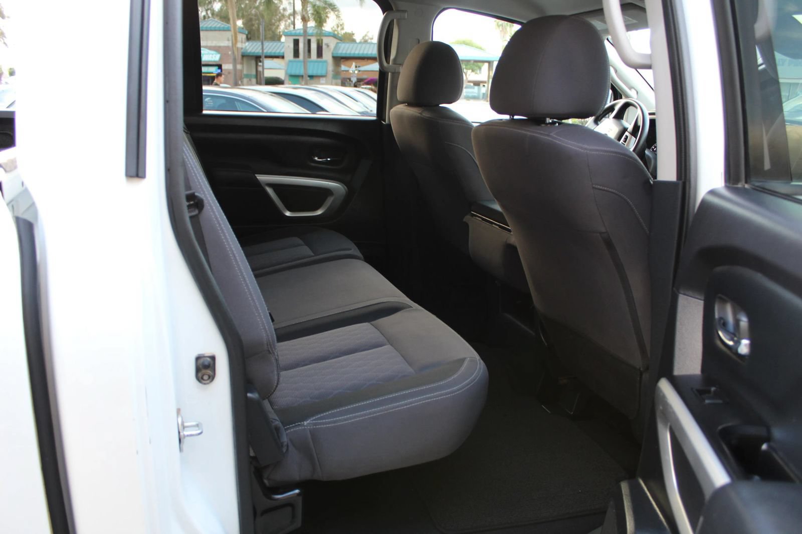 Used 2023 Nissan Titan SV RWD image 11