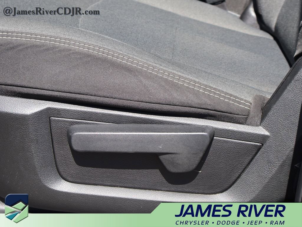 Used 2024 RAM 2500 Tradesman w/ Chrome Appearance Group image 23