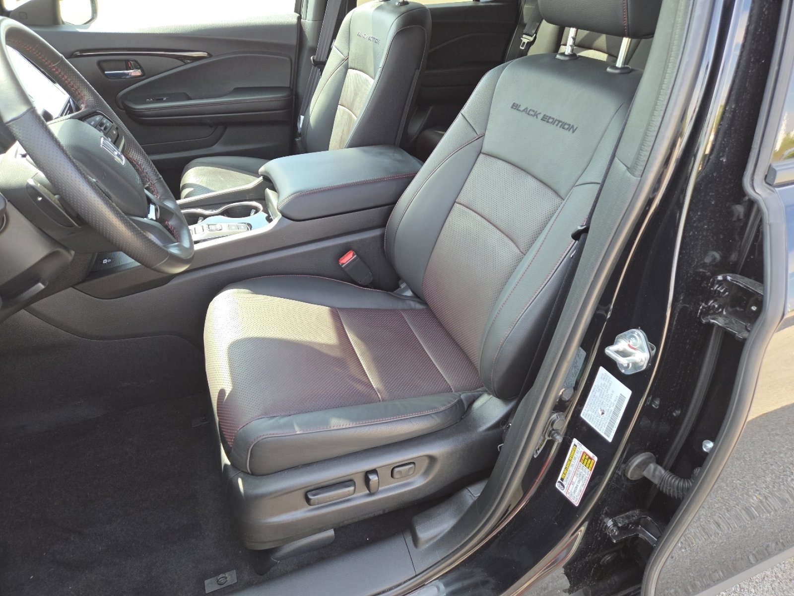 Used 2025 Honda Ridgeline Black Edition image 26