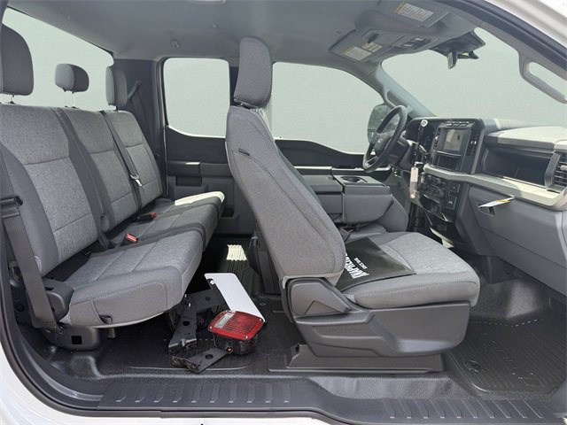 Used 2024 Ford F550 4x4 SuperCab Super Duty image 20