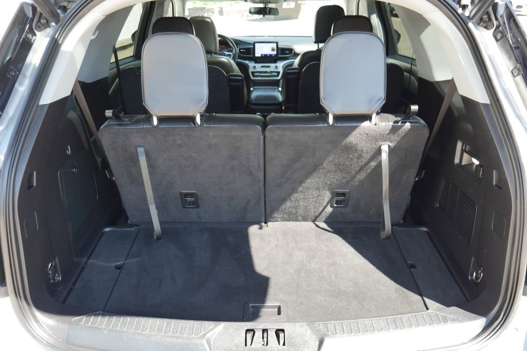 Used 2021 Ford Explorer XLT w/ Equipment Group 202A AWD/4WD image 31