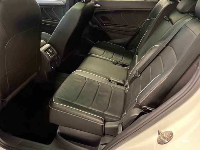 Used 2022 Volkswagen Tiguan SEL R-Line AWD/4WD image 17