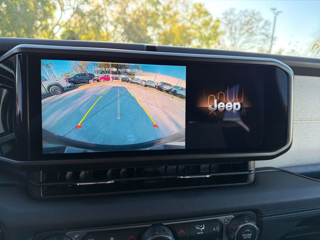 Used 2024 Jeep Wrangler Sahara image 24