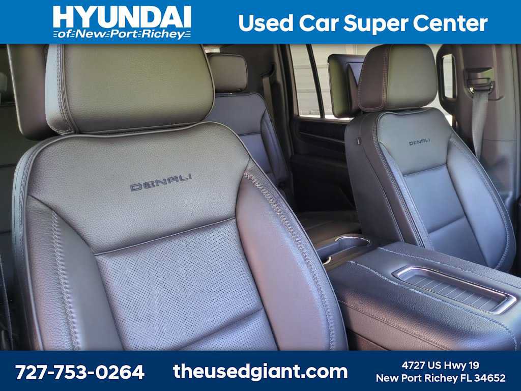 Used 2024 GMC Yukon XL Denali w/ Advanced Technology Package AWD/4WD image 6