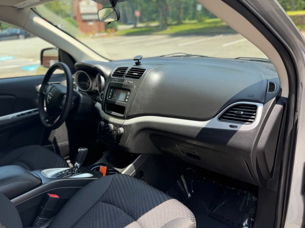 Used 2018 Dodge Journey SE w/ Blacktop Package FWD image 17