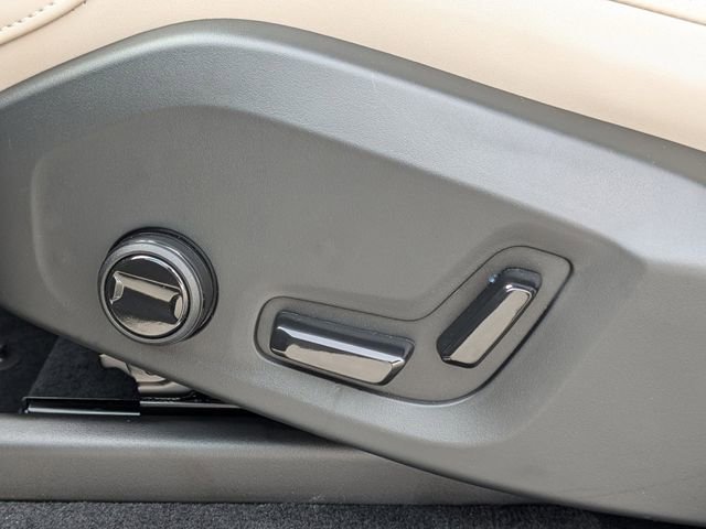 New 2025 Volvo XC90 B5 Core w/ Protection Package Premier image 24