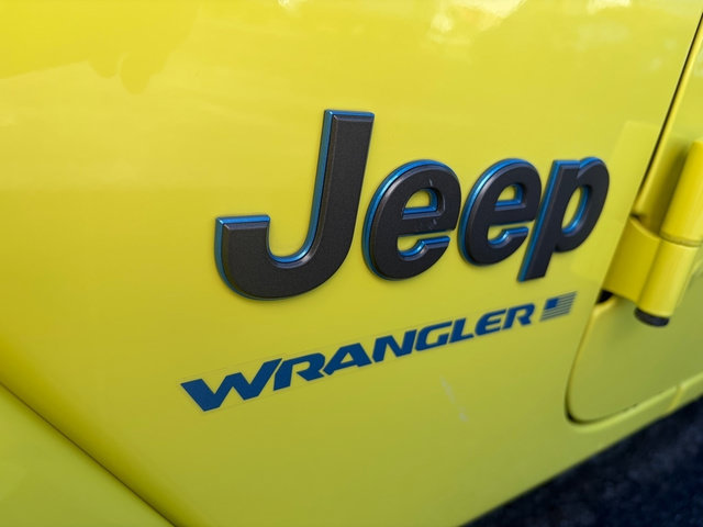 Used 2024 Jeep Wrangler Unlimited w/ Convenience Group AWD/4WD image 6