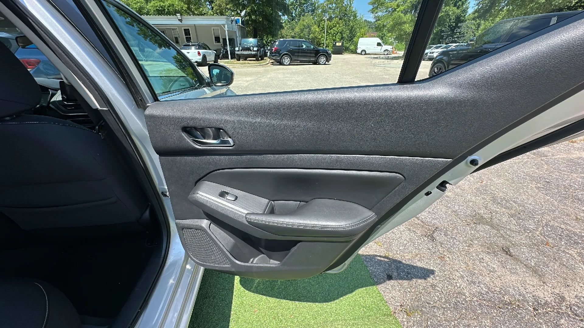 Used 2020 Nissan Altima 2.5 S FWD image 18