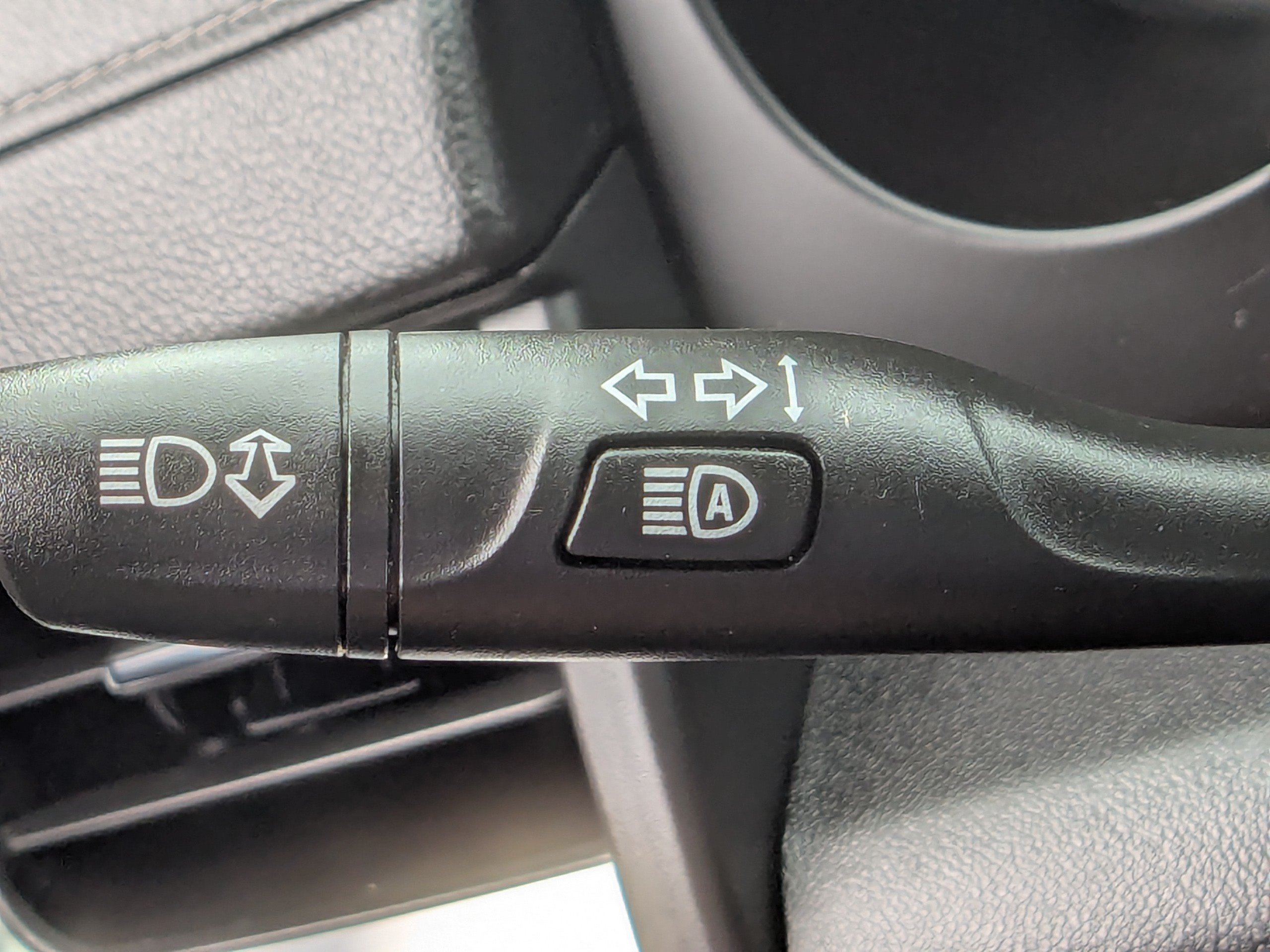Used 2024 GMC Terrain SLE AWD/4WD image 26