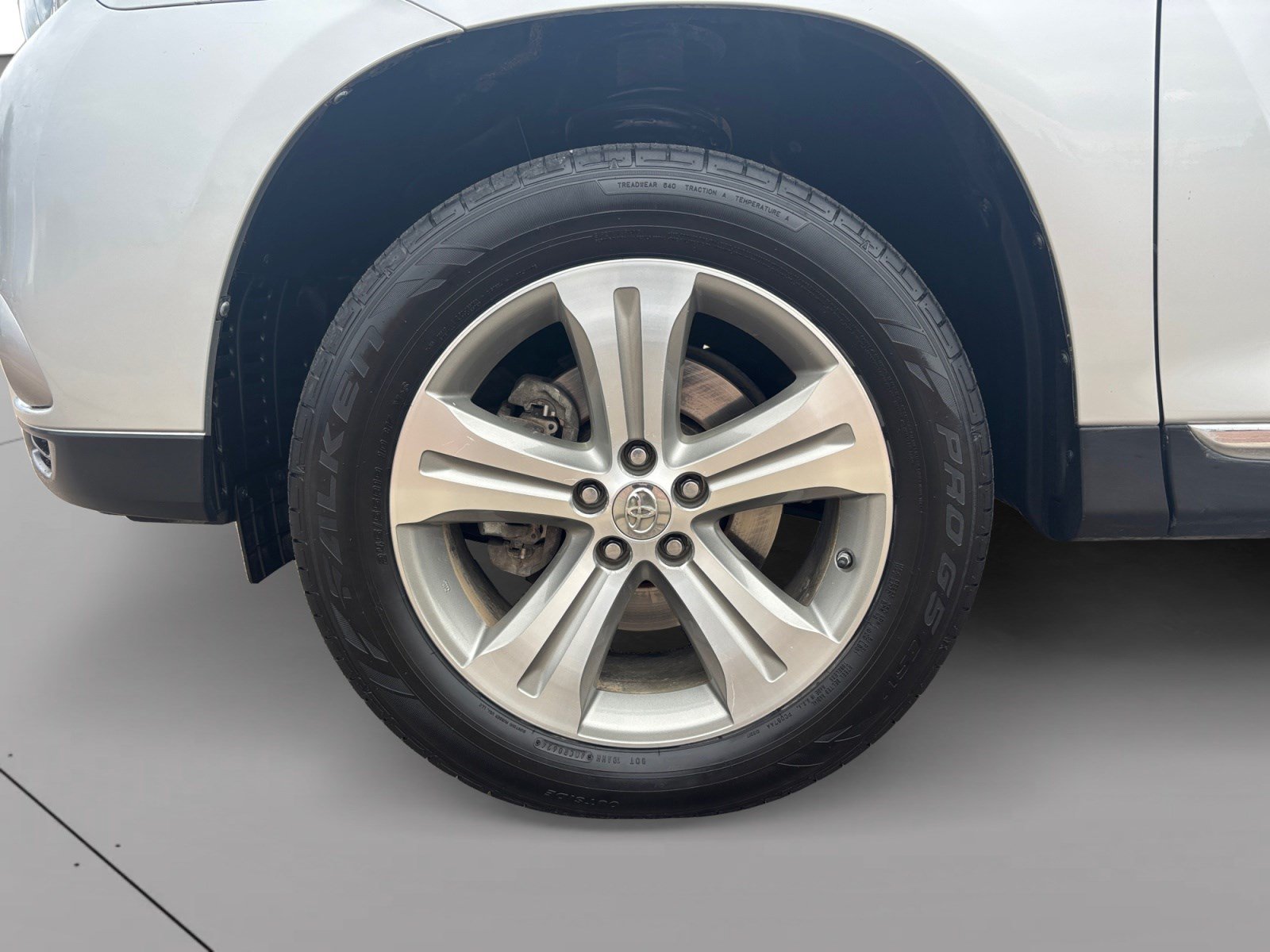 Used 2013 Toyota Highlander Limited FWD image 9