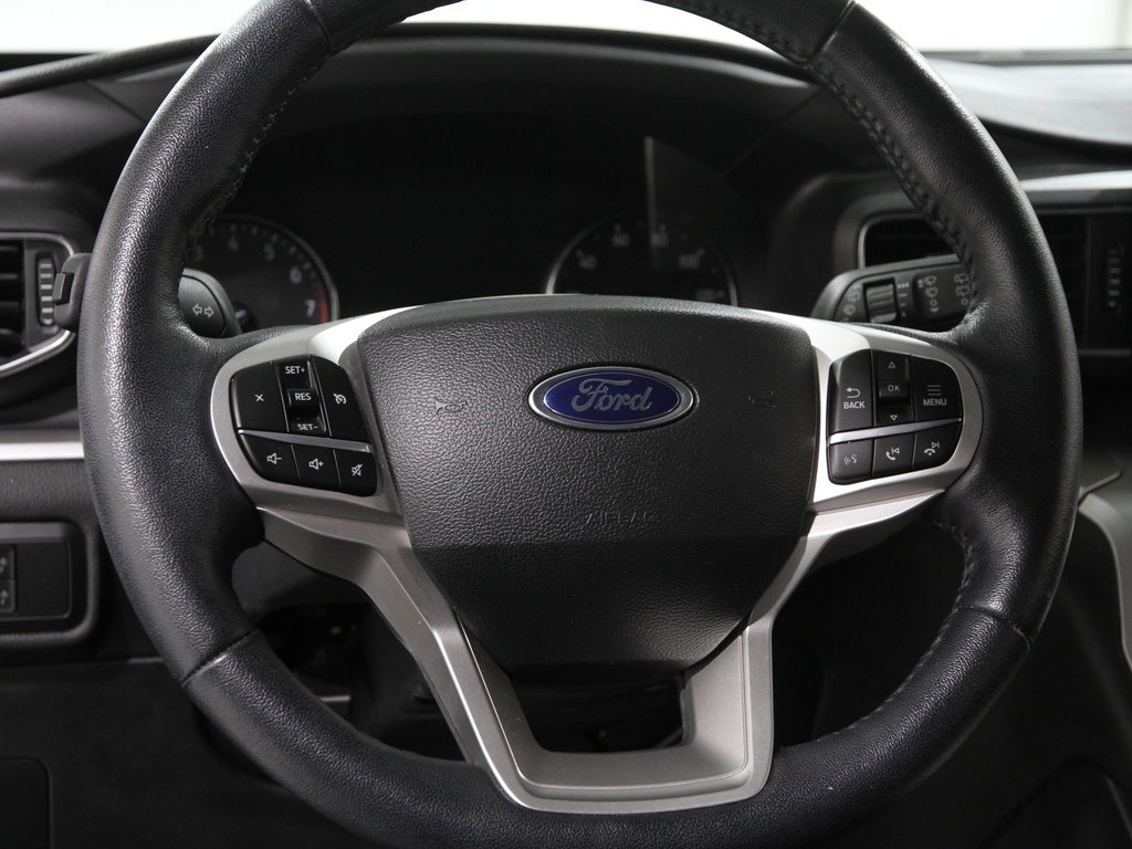 Certified 2022 Ford Explorer XLT w/ Equipment Group 202A image 8