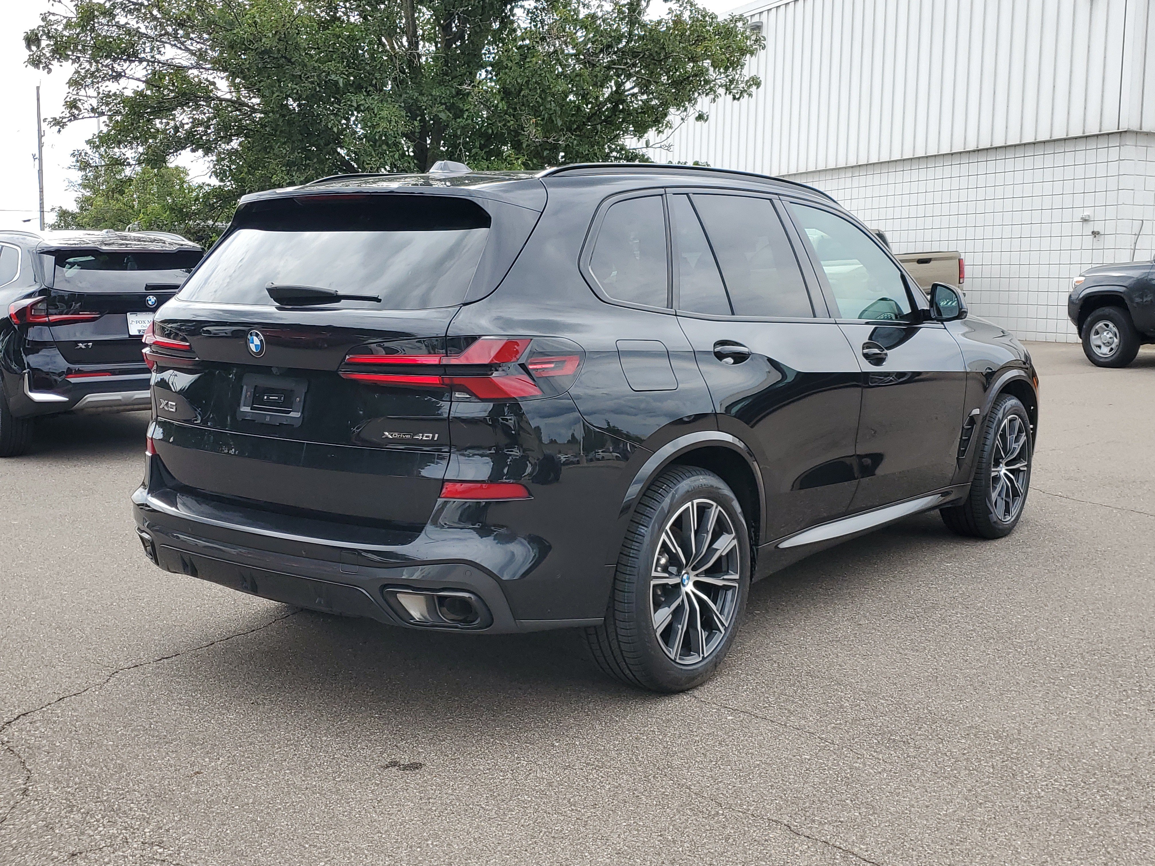 Certified 2024 BMW X5 xDrive40i w/ M Sport Package AWD/4WD image 5
