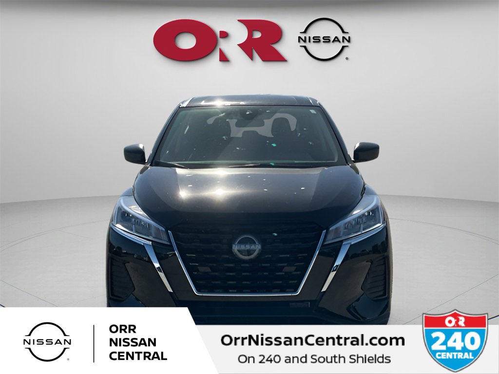 New 2025 Nissan Kicks Play S image 2