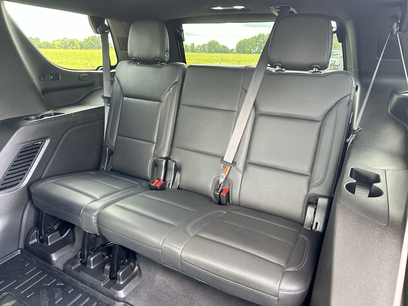 Used 2021 Chevrolet Tahoe Z71 w/ Luxury Package AWD/4WD image 23