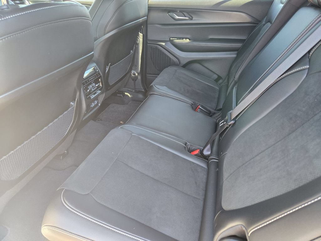 New 2025 Jeep Grand Cherokee L Laredo AWD/4WD image 22
