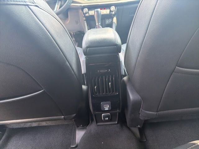 Used 2025 Jeep Compass Trailhawk image 30