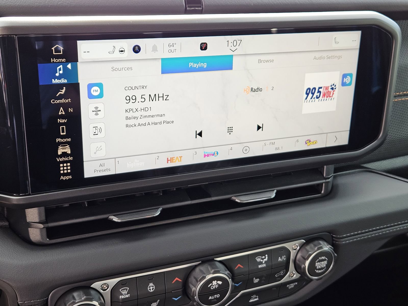 New 2026 Jeep Gladiator Mojave w/ Technology Group AWD/4WD image 19