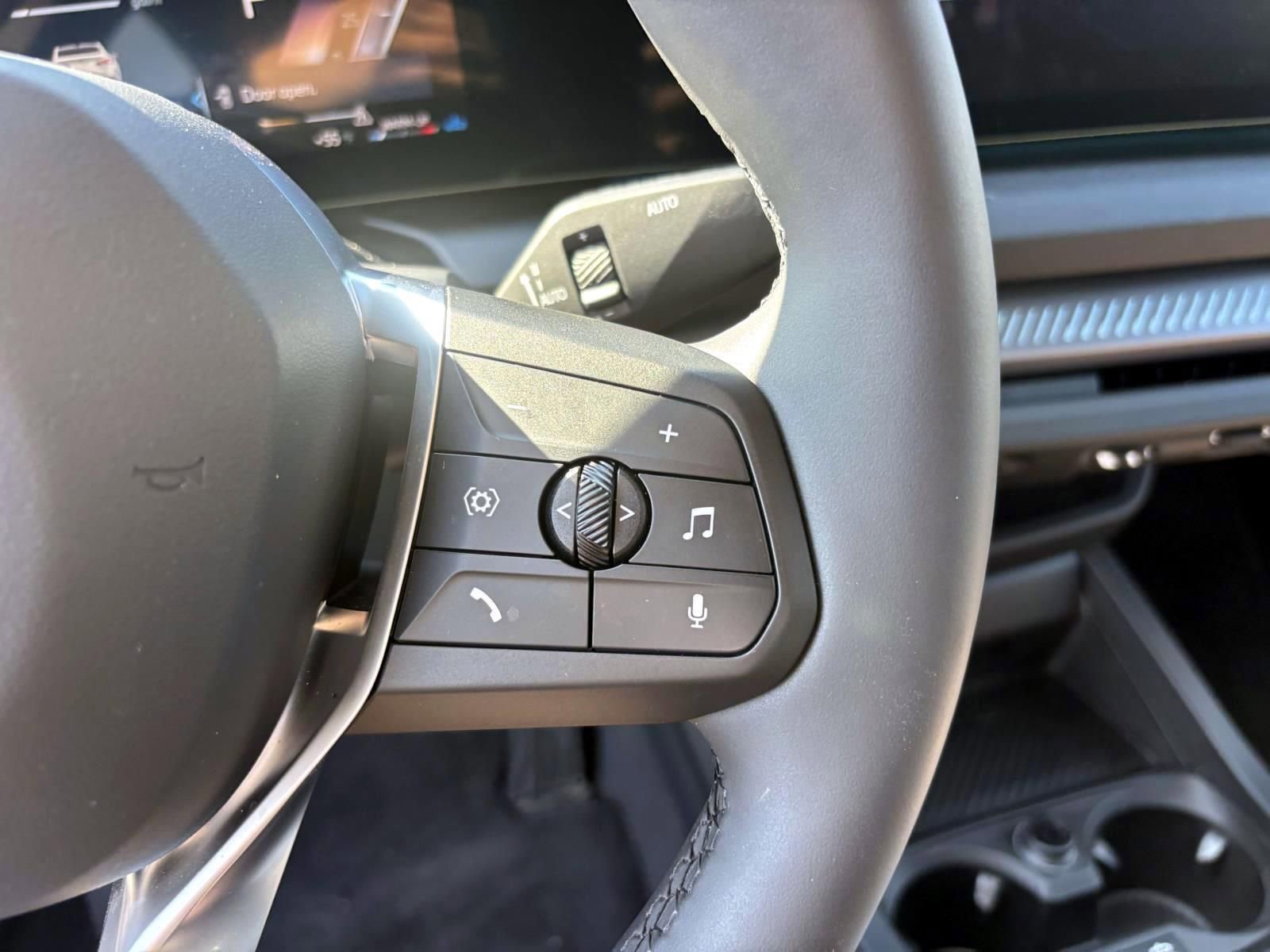 Used 2025 BMW 228i xDrive w/ Technology Package image 18