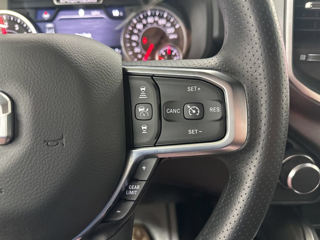 New 2026 RAM 1500 Express AWD/4WD image 32