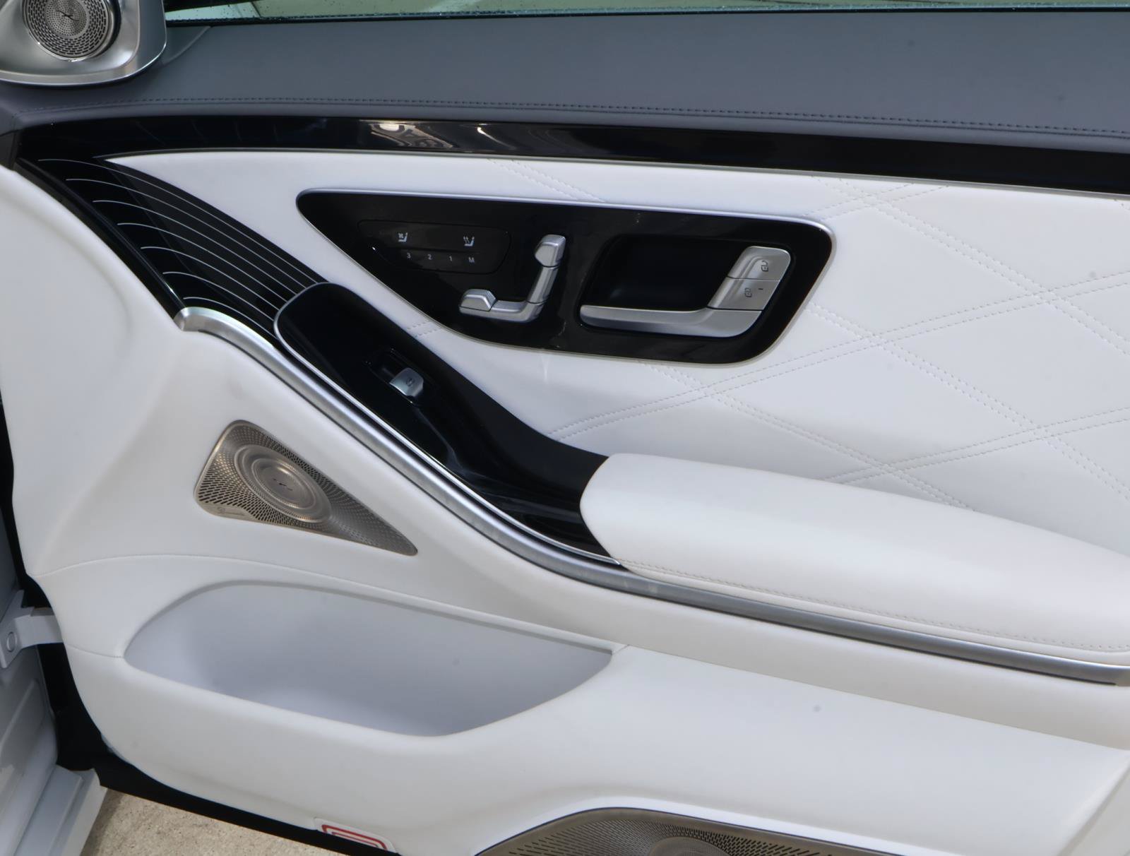 Used 2024 Mercedes-Benz Maybach S 580 4MATIC image 17