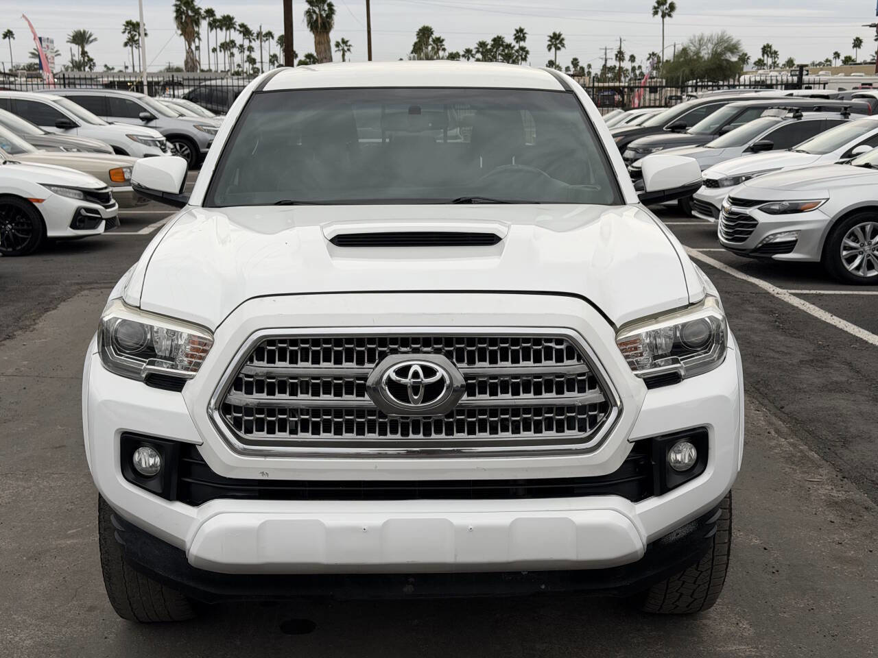 Used 2017 Toyota Tacoma TRD Sport w/ Tow Package image 16
