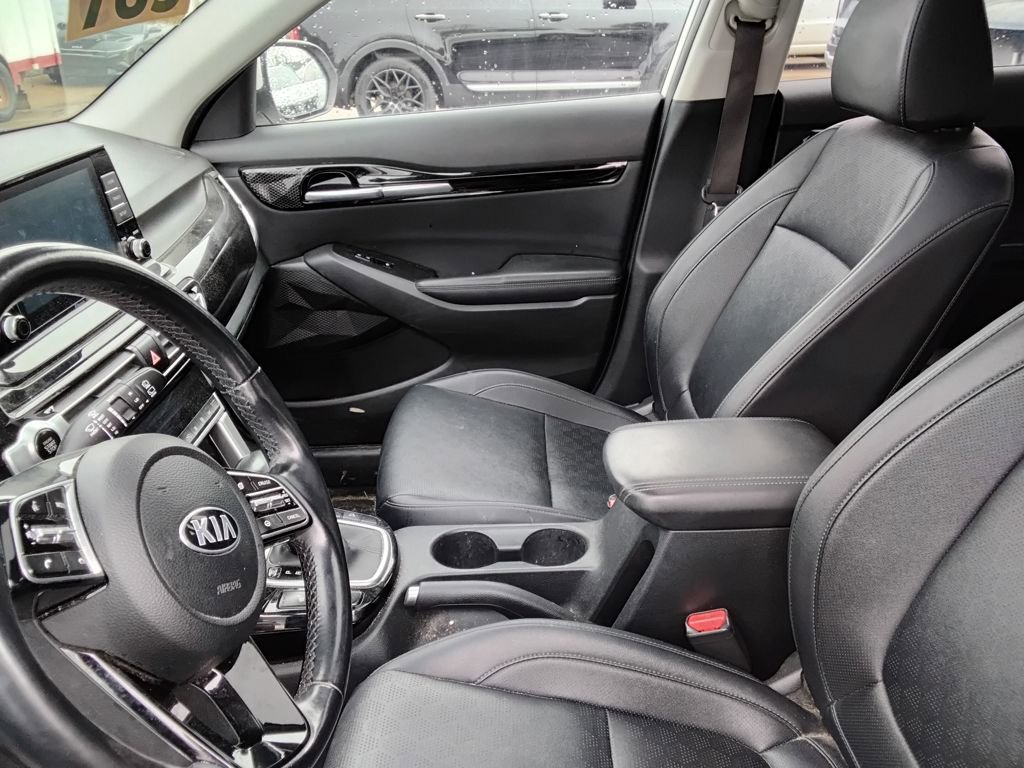 Used 2021 Kia Seltos EX image 8