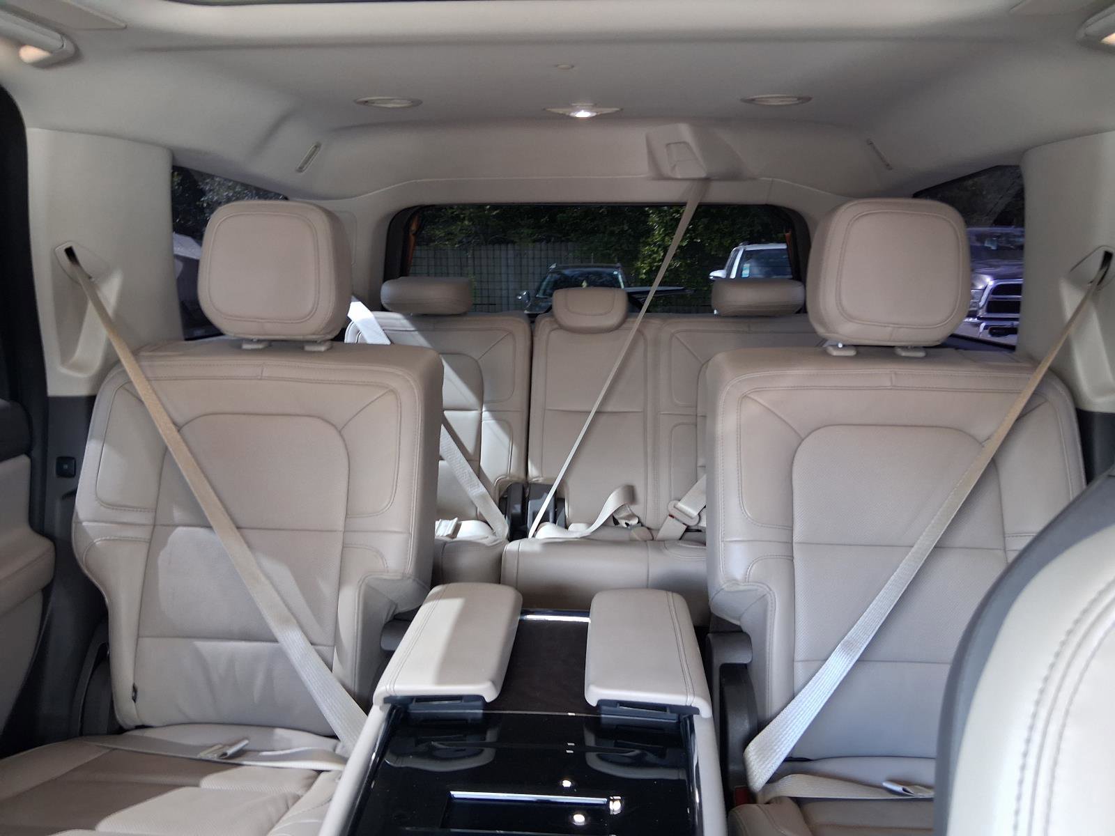Used 2024 Lincoln Navigator Reserve AWD/4WD image 10