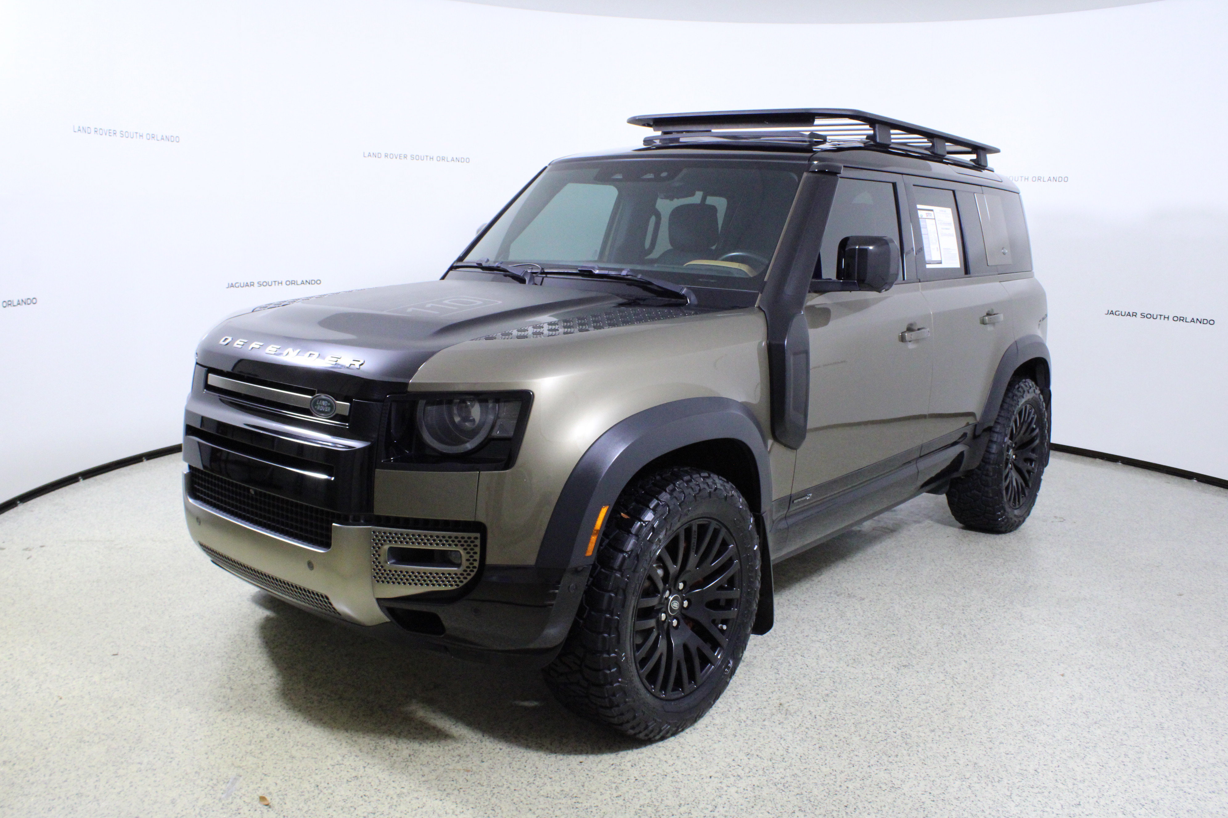 Used 2020 Land Rover Defender 110 X image 4