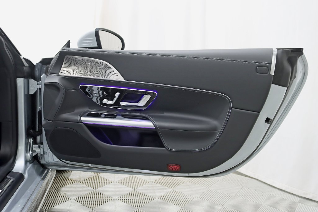 Used 2024 Mercedes-Benz SL 43 AMG image 35