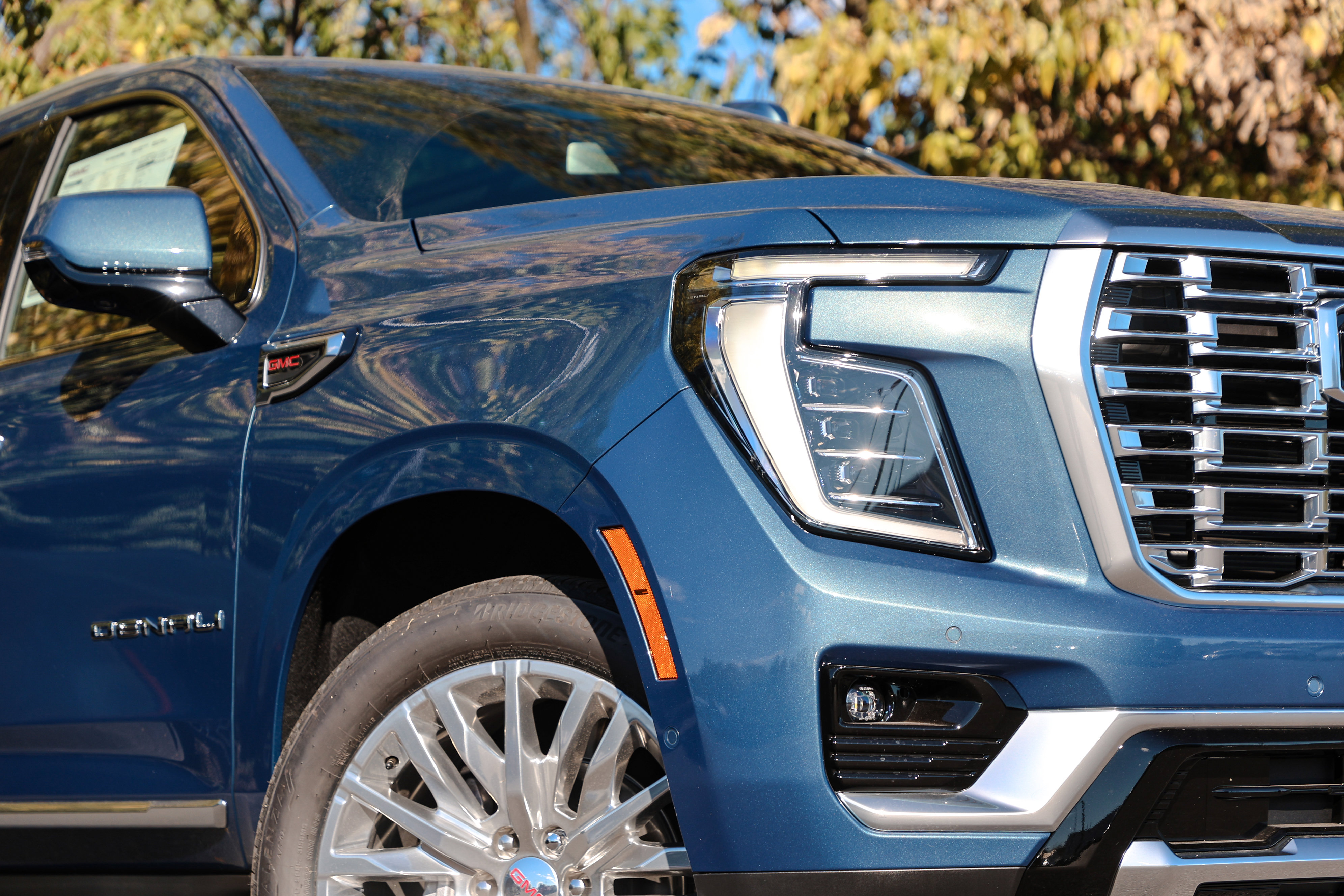 New 2026 GMC Yukon Denali w/ Sun & Power Step Package image 3