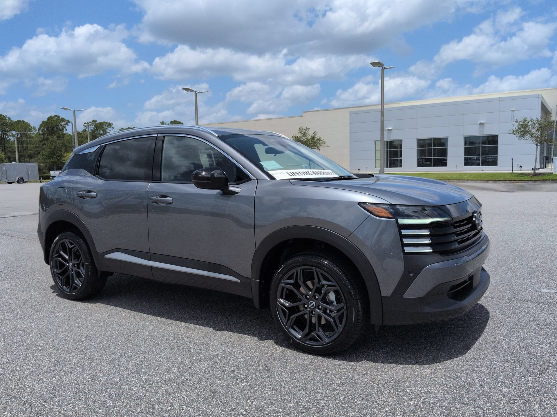 New 2026 Nissan Kicks SR FWD image 3