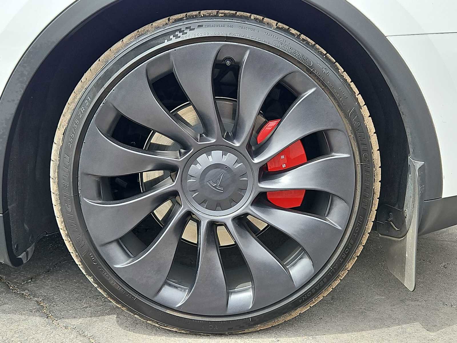 Used 2023 Tesla Model Y Performance image 12