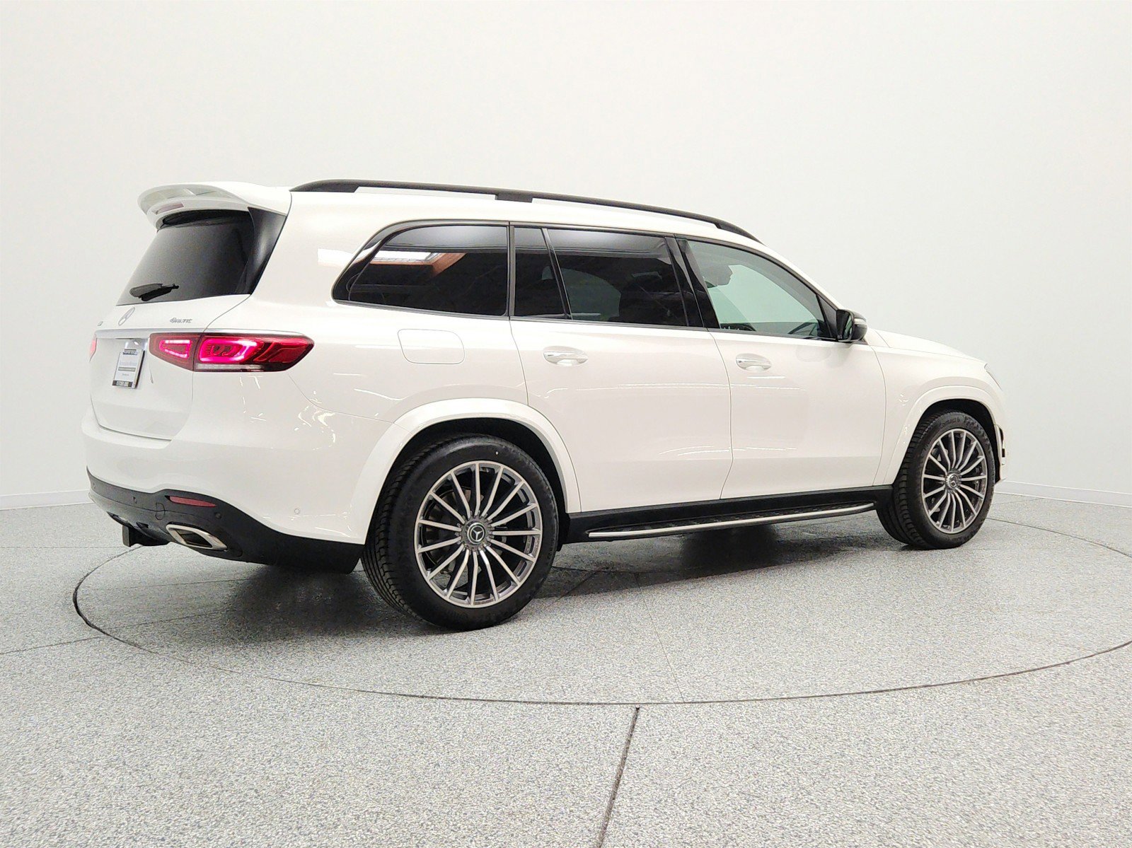 Used 2023 Mercedes-Benz GLS 580 4MATIC image 5
