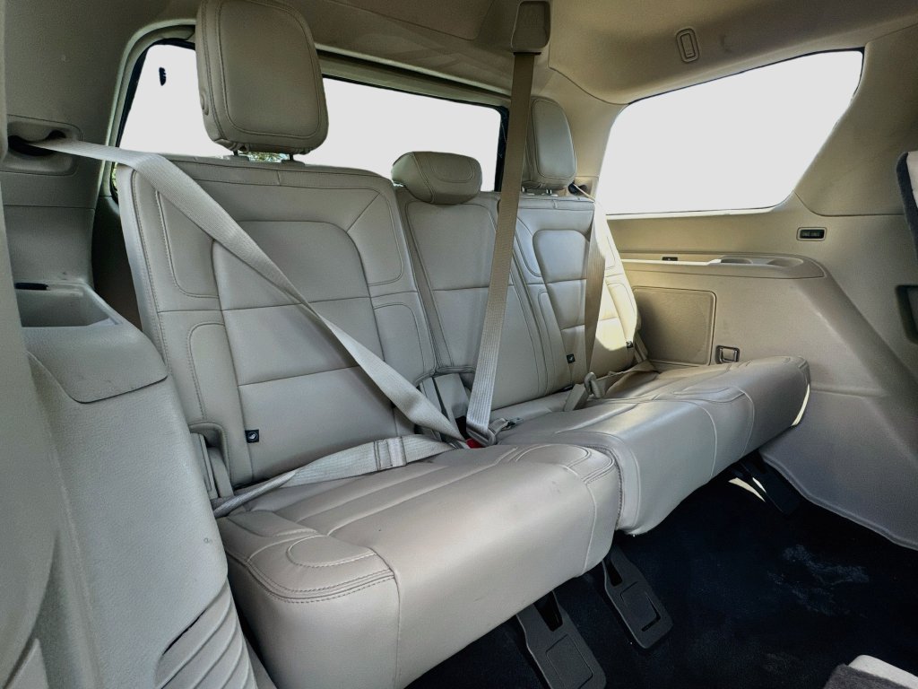 Used 2018 Lincoln Navigator Select AWD/4WD image 30