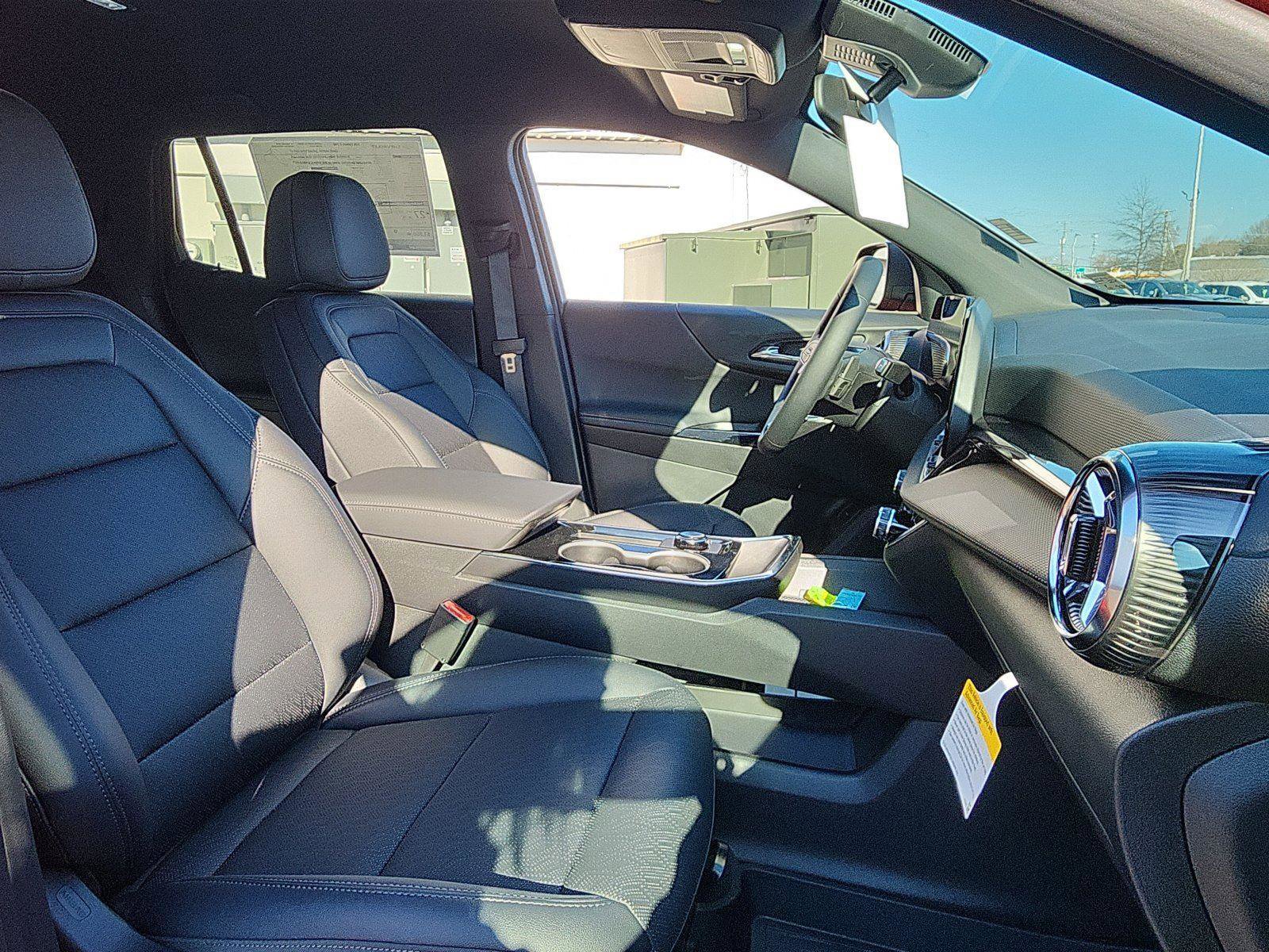 New 2026 Chevrolet Equinox LT w/ Convenience Package II image 23