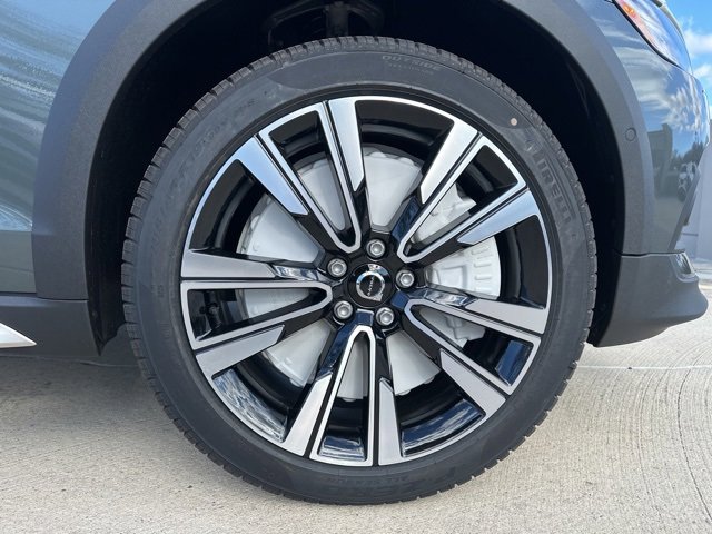 New 2026 Volvo V60 B5 Cross Country Ultra w/ Climate Package image 9