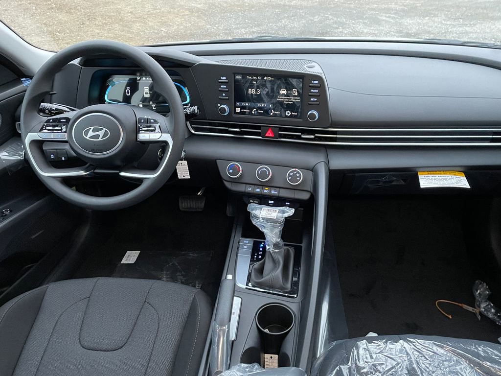New 2026 Hyundai Elantra SE w/ Cargo Package image 7