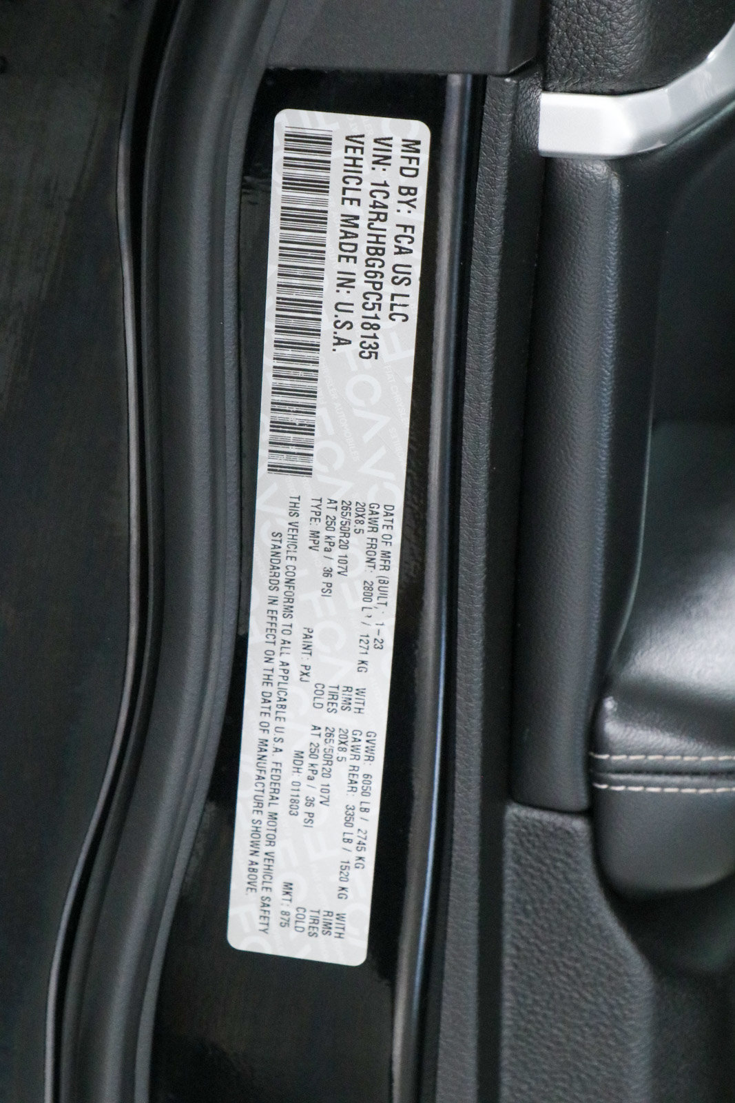 Used 2023 Jeep Grand Cherokee Limited w/ Black Appearance Package AWD/4WD image 29