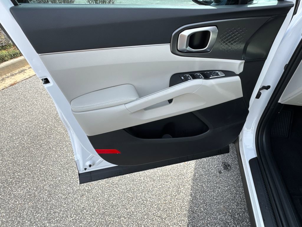 New 2026 Kia Sorento S w/ S Panoramic Sunroof Package FWD image 10
