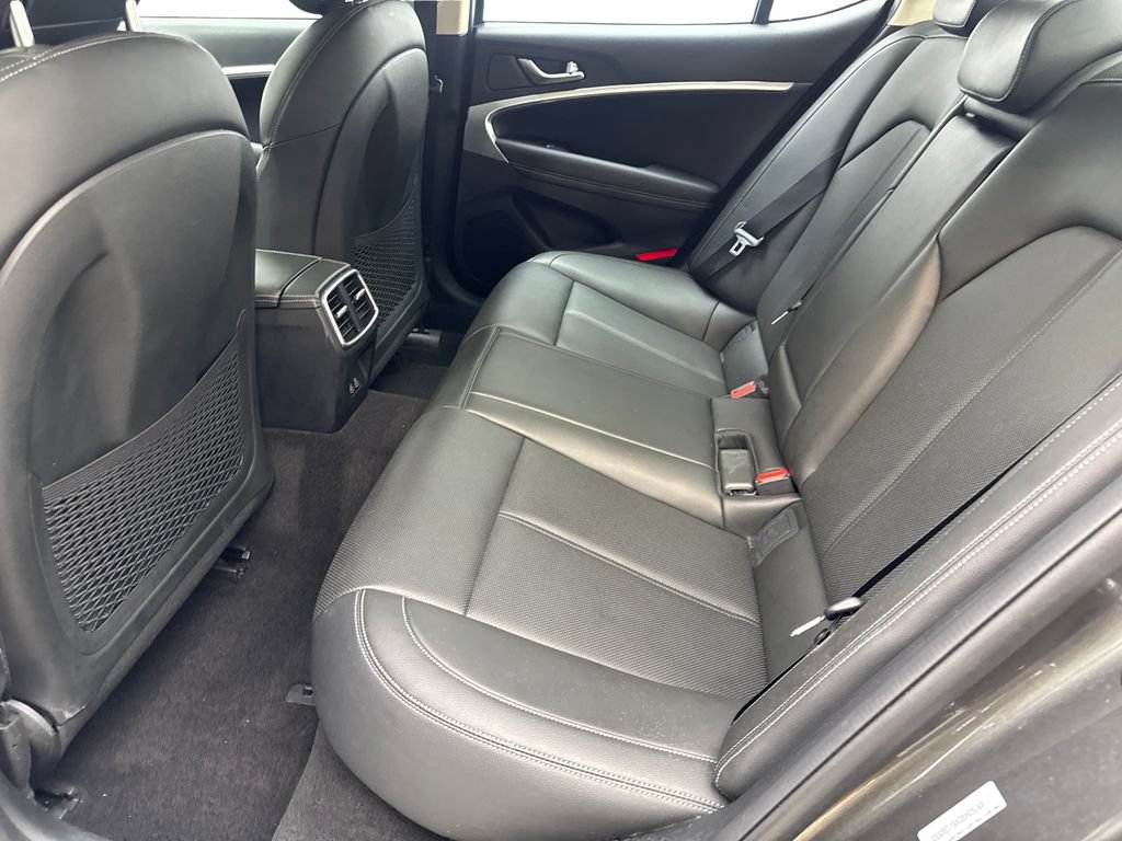 Used 2025 Genesis G70 2.5T RWD image 33